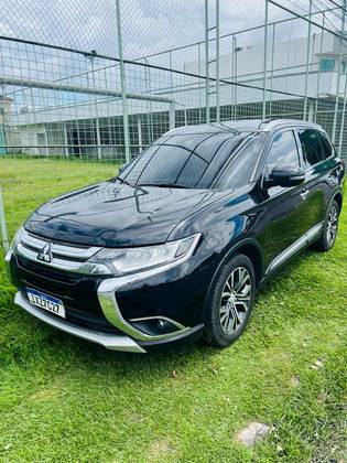 MITSUBISHI OUTLANDER 2.2 4X4 16V DIESEL 4P AUTOMÁTICO MITSUBISHI OUTLANDER 2.2 4X4 16V DIESEL 4P AUTOMÁTICO